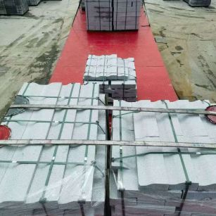 莆田 芝麻白仿形加直形路沿石出货日常