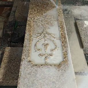 莆田 黄金麻花岗岩异形加工雕刻栏杆大柱