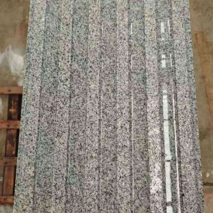 莆田 芝麻白花岗岩荔枝面雕刻盲道，盲条