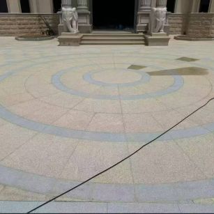 莆田 黄金麻芝麻灰花岗岩石材地铺拼接效果