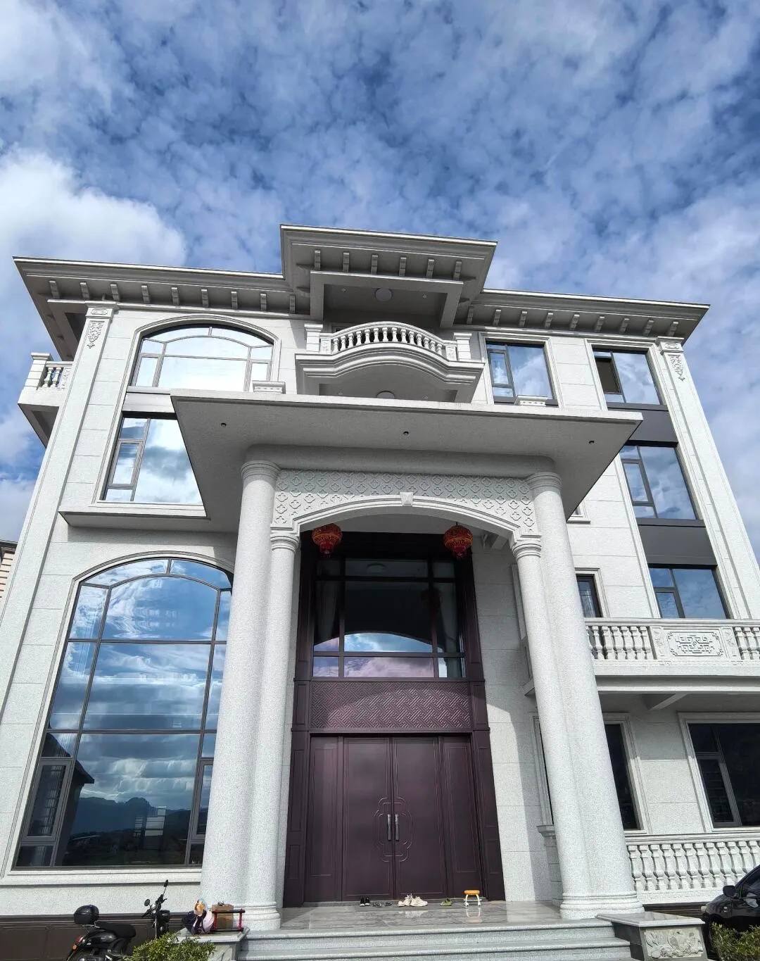 莆田白麻别墅外墙干挂石材效果示例