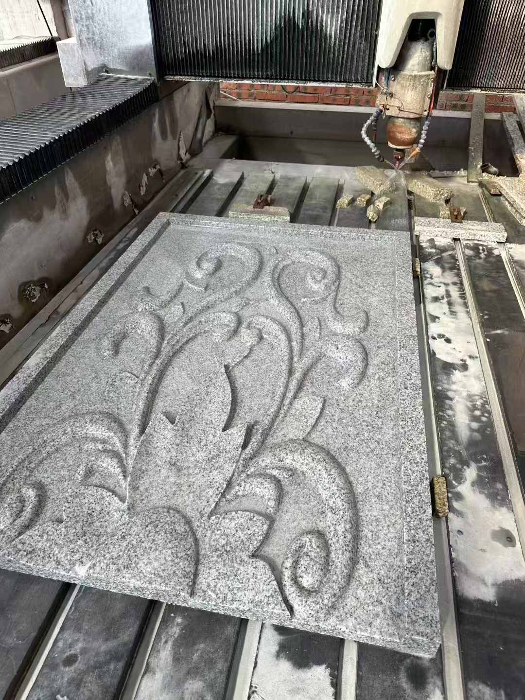 莆田 白麻别墅干挂雕花板