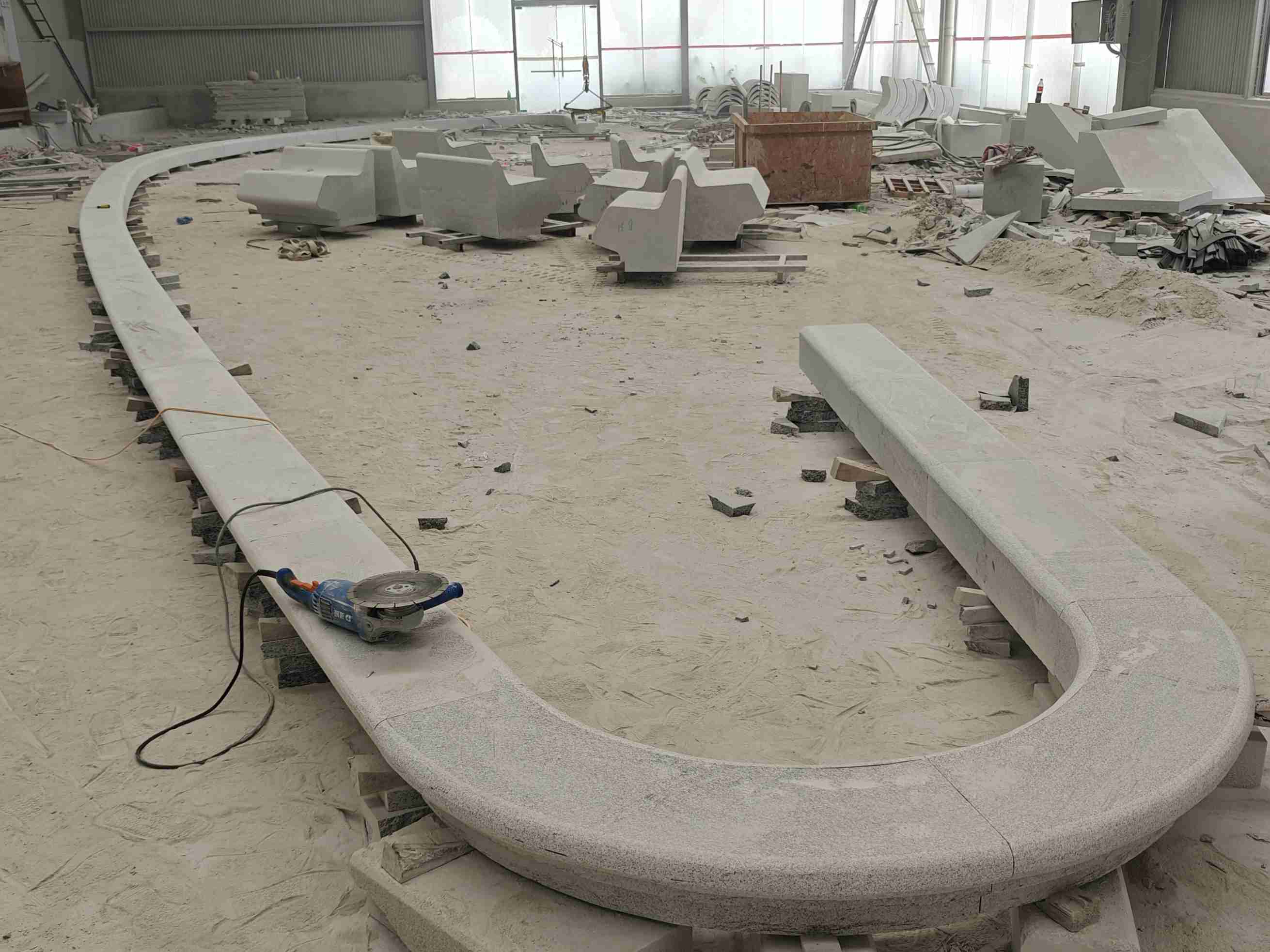 莆田 芝麻白花岗岩弧形花坛石，坐凳石