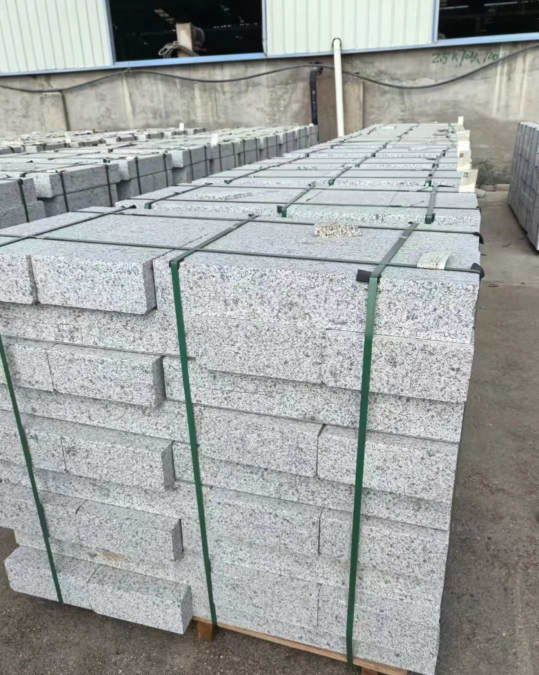 莆田 白麻花岗岩路沿石，弧形路沿石，道牙石，马路牙子，界石，路缘石，平沿石，直岩石，平缘石等