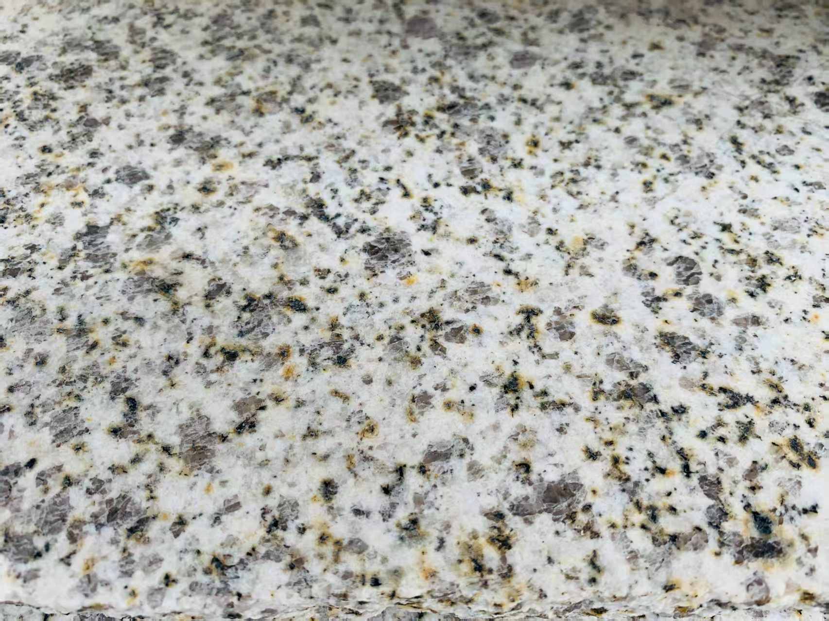 莆田 黄金麻花岗岩石材浅黄光面