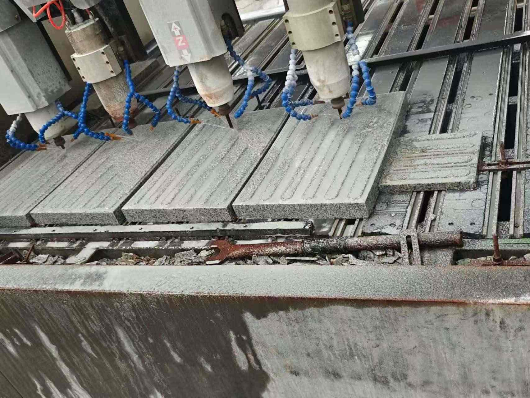 莆田 芝麻白花岗岩荔枝面盲道雕刻