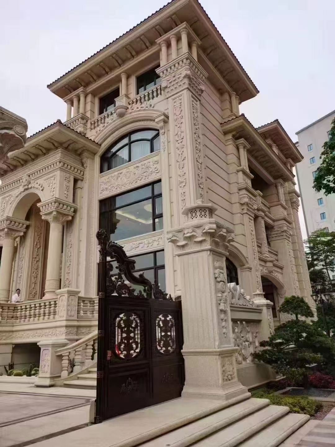 莆田 黄金麻花岗岩别墅外墙干挂效果展示